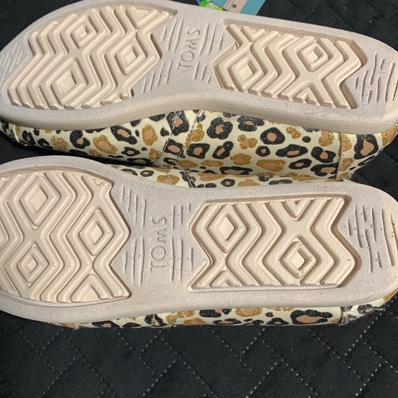 Toms | Sz 6 Ortholite Glitter Cheetah slip on spies - new with tags - Picture 4 of 4